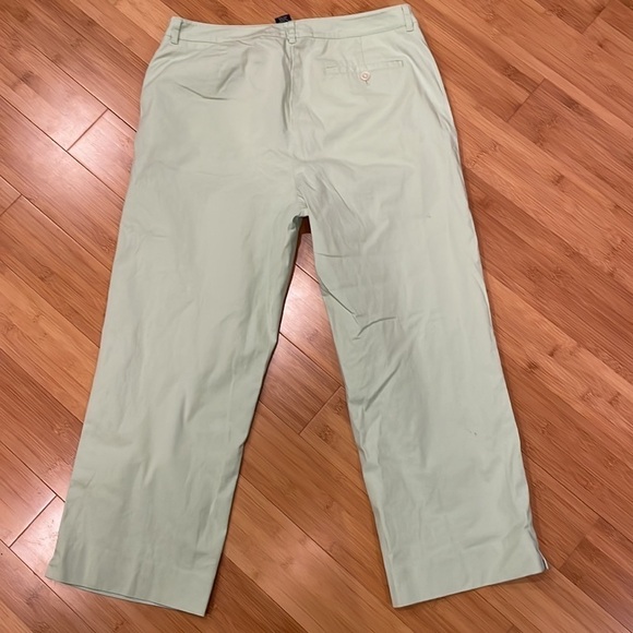 Jones New York Signature Green Capris 12 - Picture 5 of 8